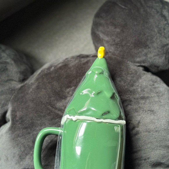 NWT Rae Dunn Felices Fiestas Coffee Mug With Christmas Tree Lid Topper - Picture 6 of 6